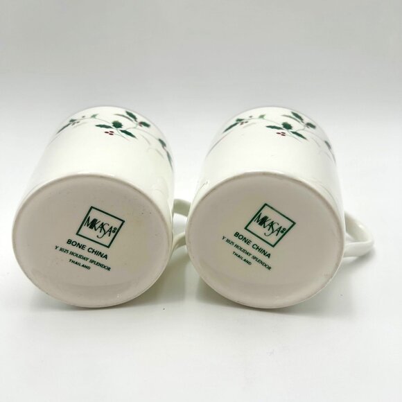 Set Of 2 Mikasa Christmas Holly Bone China Mugs 10 Oz - Picture 3 of 6